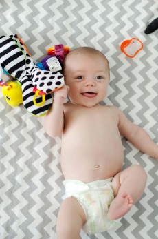 2-month_baby-belly_freddy-firefly